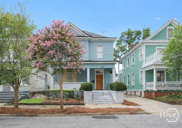 Photo 1 of Multi family home for sale at 309 W 33rd Street, Savannah, GA 31401 | MLS# SA364321 | Listing updated on 2026-09-11