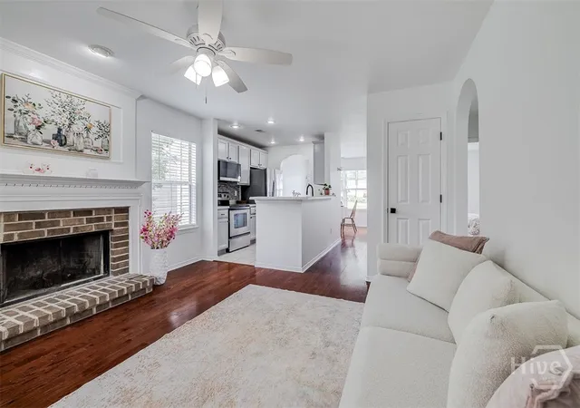 Photo 4 of Single family home for sale at 16 Fairgreen St, Savannah, GA 31407 | MLS# SA364504 | Listing updated on 2026-10-29