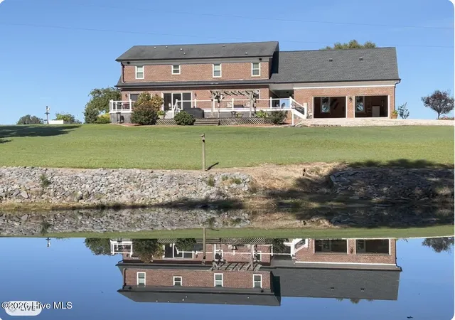 Photo 3 of Single family home for sale at 642 Enoch Rd, Clinton, NC 28328 | MLS# 100602695 | Listing updated on 2026-09-10