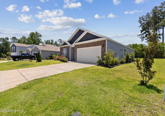 Photo 3 of Single family home for sale at 133 Tributary Cir, Wilmington, NC 28401 | MLS# 100579414 | Listing updated on 2026-09-03