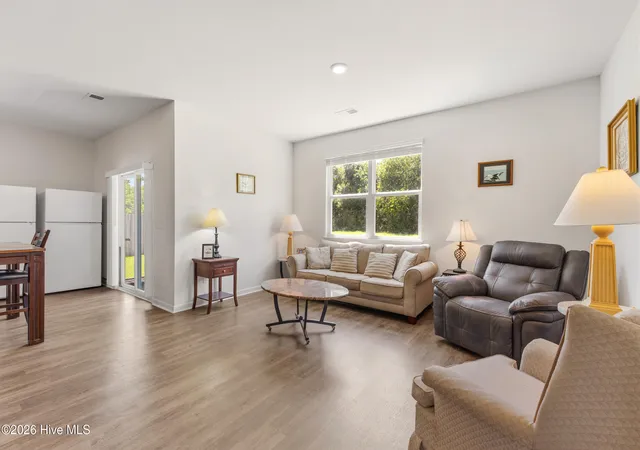 Photo 4 of Single family home for sale at 133 Tributary Cir, Wilmington, NC 28401 | MLS# 100579414 | Listing updated on 2026-09-03