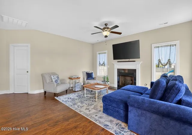 Photo 4 of Single family home for sale at 1000 Kingfish Way, New Bern, NC 28562 | MLS# 100602307 | Listing updated on 2026-09-16