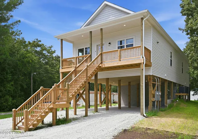 Photo 3 of Manufactured home for sale at 751 Driftwood Dr, Hampstead, NC 28443 | MLS# 100601270 | Listing updated on 2026-09-14