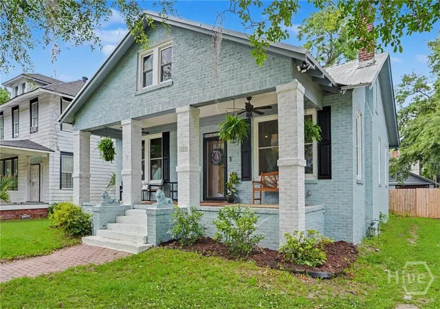 Photo 2 of Single family home for sale at 1129 E Duffy St, Savannah, GA 31404 | MLS# SA354741 | Listing updated on 2026-09-08