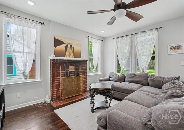 Photo 4 of Single family home for sale at 1129 E Duffy St, Savannah, GA 31404 | MLS# SA354741 | Listing updated on 2026-09-08