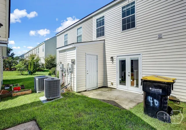 Photo 4 of Townhouse for sale at 40 Ashleigh Ln, Savannah, GA 31407 | MLS# SA364040 | Listing updated on 2026-09-09