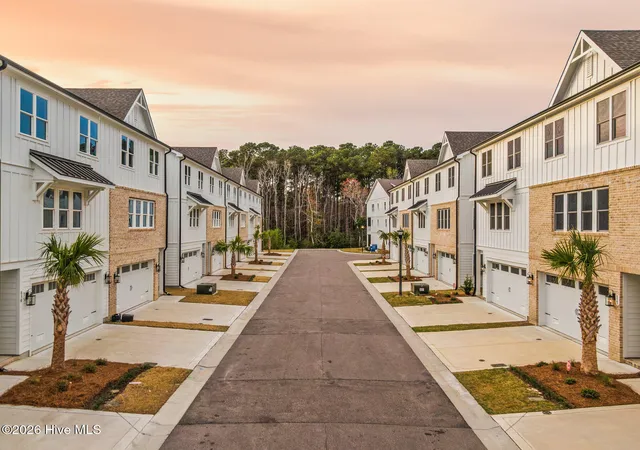 Photo 4 of Townhouse for sale at 824 Anchors Bnd Way, Wilmington, NC 28411 | MLS# 100602934 | Listing updated on 2026-09-16