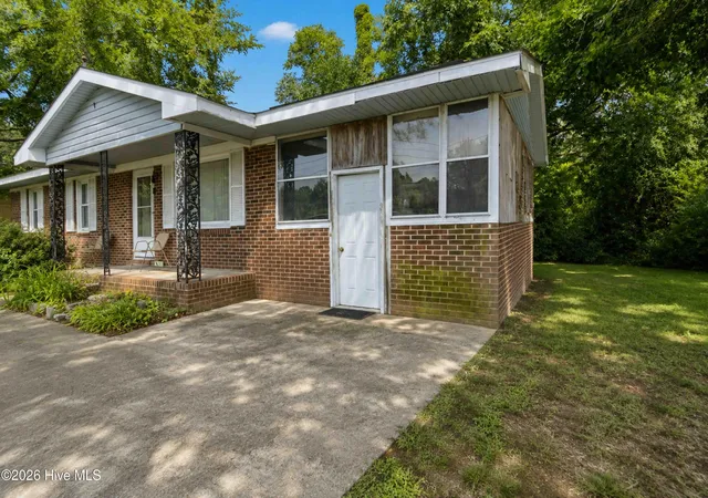 Photo 2 of Single family home for sale at 4910 White Oak Loop, Wilson, NC 27893 | MLS# 100591452 | Listing updated on 2026-09-13