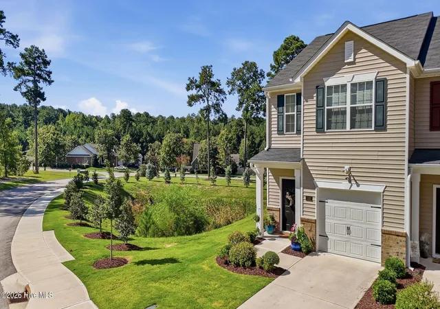 Photo 2 of Townhouse for sale at 1101 Gracie Ln, Carthage, NC 28327 | MLS# 100602477 | Listing updated on 2026-09-10