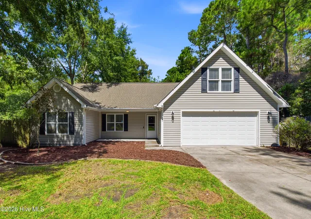 Photo 1 of Single family home for sale at 122 Pond View Ln, Hampstead, NC 28443 | MLS# 100598243 | Listing updated on 2026-09-20