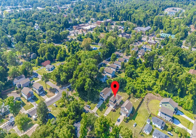 Photo 3 of Single family home for sale at 540 W Connecticut Ave, Southern Pines, NC 28387 | MLS# 100602211 | Listing updated on 2026-09-14