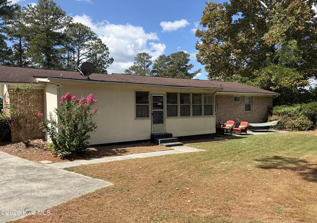 Photo 3 of Single family home for sale at 500 Guill St, Thomson, GA 30824 | MLS# 100602079 | Listing updated on 2026-09-11