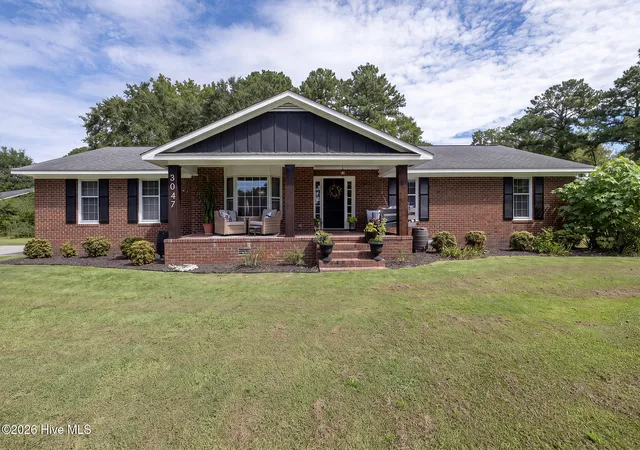 Photo 1 of Single family home for sale at 3047 Bridle Path, Trent Woods, NC 28562 | MLS# 100603483 | Listing updated on 2026-09-20
