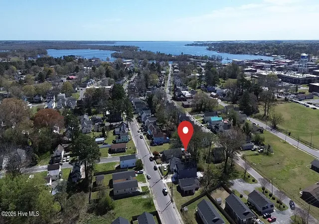 Photo 2 of Single family home for sale at 305 W Cypress St, Elizabeth City, NC 27909 | MLS# 100568828 | Listing updated on 2026-09-14