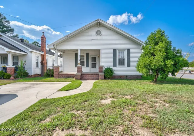 Photo 2 of Single family home for sale at 300 W Howard Ave, Tarboro, NC 27886 | MLS# 100602014 | Listing updated on 2026-09-09