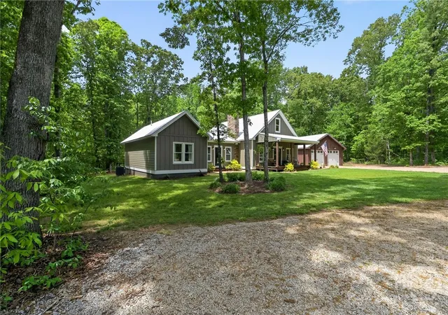 Photo 4 of Single family home for sale at 4802 Colham Fry Rd, Watkinsville, GA 30677 | MLS# CL364317 | Listing updated on 2026-09-13