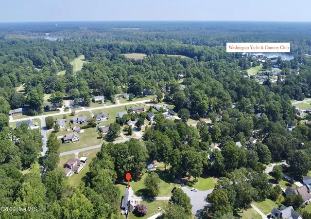 Photo 3 of Single family home for sale at 329 S Wedgewood Dr, Washington, NC 27889 | MLS# 100601540 | Listing updated on 2026-09-10