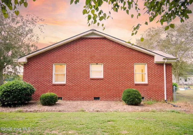 Photo 4 of Single family home for sale at 1698 W Pleasant Hl Rd, Pink Hill, NC 28572 | MLS# 100601350 | Listing updated on 2026-09-04