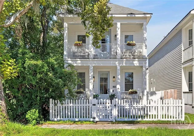 Photo 1 of Single family home for sale at 822 E Anderson St, Savannah, GA 31401 | MLS# SA366264 | Listing updated on 2026-10-16