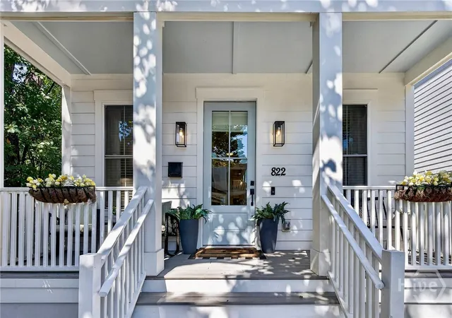 Photo 2 of Single family home for sale at 822 E Anderson St, Savannah, GA 31401 | MLS# SA366264 | Listing updated on 2026-10-16