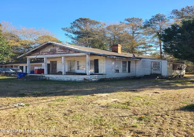Single family home for sale at 313 W Williams St, Burgaw, NC 28425 | MLS# 100601958