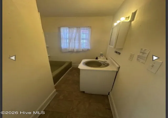 Photo 3 of Single family home for sale at 401 E North St, Kinston, NC 28501 | MLS# 100603386 | Listing updated on 2026-09-14