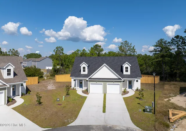 Photo 3 of Townhouse for sale at 305 Coastal Reef Ct, Holly Ridge, NC 28445 | MLS# 100607772 | Listing updated on 2026-10-28