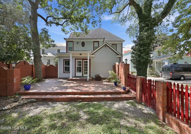 Photo 3 of Single family home for sale at 1208 National Ave, New Bern, NC 28560 | MLS# 100601929 | Listing updated on 2026-09-15