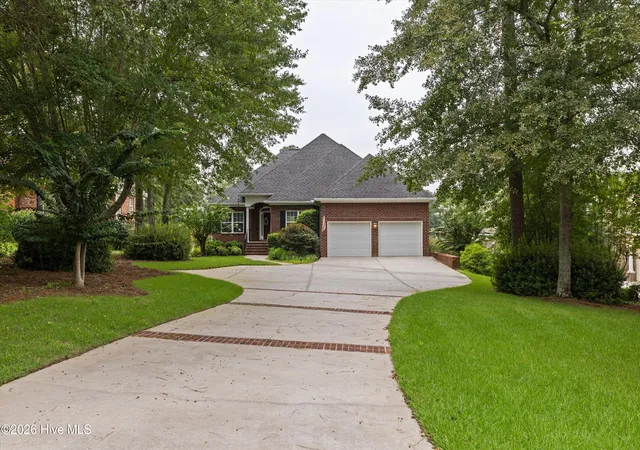 Photo 3 of Single family home for sale at 157 E Pleasant Colony Dr, Aiken, SC 29803 | MLS# 100600445 | Listing updated on 2026-09-27