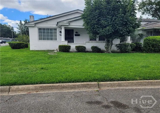 Photo 1 of Single family home for sale at 801 W 47th Street, Savannah, GA 31405 | MLS# SA363968 | Listing updated on 2026-09-04