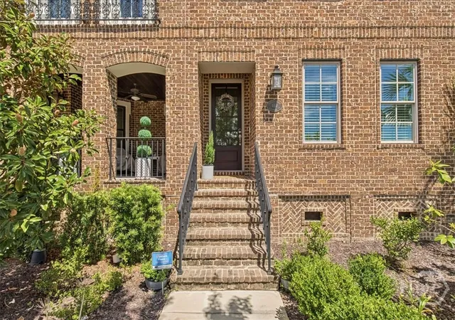 Photo 3 of Townhouse for sale at 440 Altamaha St, Savannah, GA 31401 | MLS# SA363529 | Listing updated on 2026-10-09