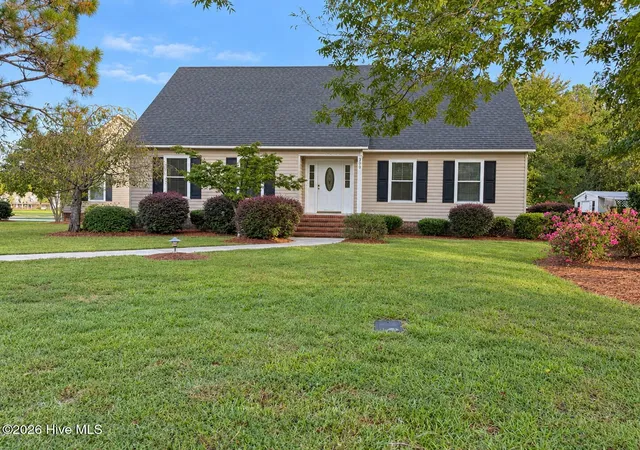 Photo 1 of Single family home for sale at 306 Pecan Ln, Laurinburg, NC 28352 | MLS# 100608926 | Listing updated on 2026-10-19