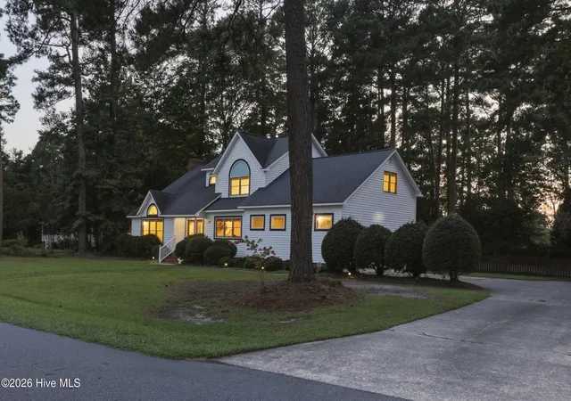 Photo 1 of Single family home for sale at 102 Bishop Dr, Winterville, NC 28590 | MLS# 100601288 | Listing updated on 2026-09-10