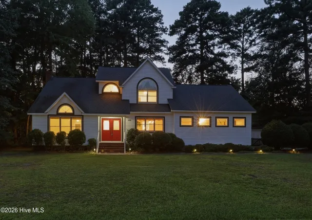 Photo 3 of Single family home for sale at 102 Bishop Dr, Winterville, NC 28590 | MLS# 100601288 | Listing updated on 2026-09-10