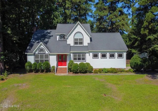 Photo 4 of Single family home for sale at 102 Bishop Dr, Winterville, NC 28590 | MLS# 100601288 | Listing updated on 2026-09-10