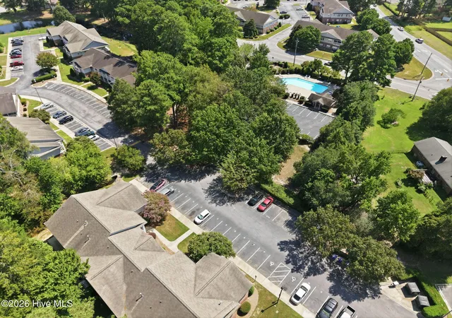 Listing Photo 2 - Condo for sale in building located at 2209 Locksley Woods Dr, Greenville, NC 27858 - Unit #G