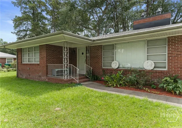 Photo 3 of Single family home for sale at 97 Azalea Ave, Savannah, GA 31408 | MLS# SA364305 | Listing updated on 2026-09-10