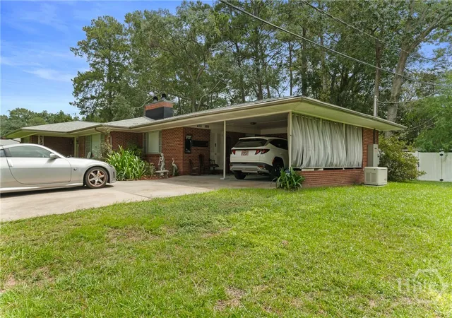 Photo 4 of Single family home for sale at 97 Azalea Ave, Savannah, GA 31408 | MLS# SA364305 | Listing updated on 2026-09-10