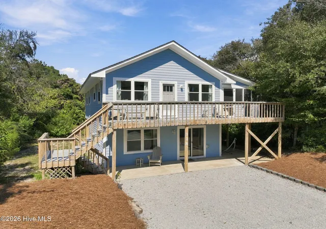 Photo 1 of Single family home for sale at 118 Periwinkle Dr, Emerald Isle, NC 28594 | MLS# 100608022 | Listing updated on 2026-10-19