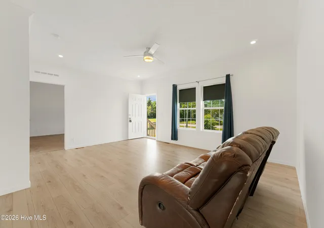 Photo 3 of Manufactured home for sale at 105 Gosling Ln, Beaufort, NC 28516 | MLS# 100601493 | Listing updated on 2026-09-07