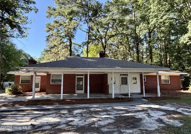Photo 1 of Single family home for sale at 915 Se Greenville Blvd, Greenville, NC 27858 | MLS# 100601870 | Listing updated on 2026-09-08