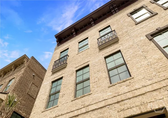 Photo 2 of Townhouse for sale at 352 Eastern Wharf Ave, Savannah, GA 31401 | MLS# SA364016 | Listing updated on 2026-09-04