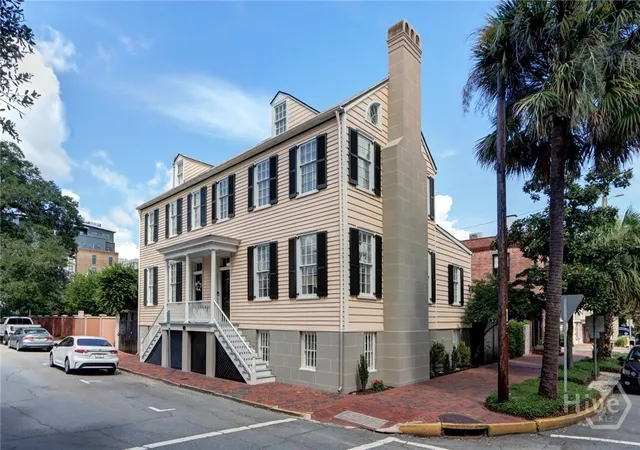 Photo 1 of Townhouse for sale at 326 E Bryan St, Savannah, GA 31401 | MLS# SA339562 | Listing updated on 2026-09-04