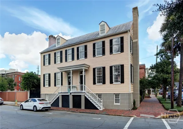 Photo 2 of Townhouse for sale at 326 E Bryan St, Savannah, GA 31401 | MLS# SA339562 | Listing updated on 2026-09-04