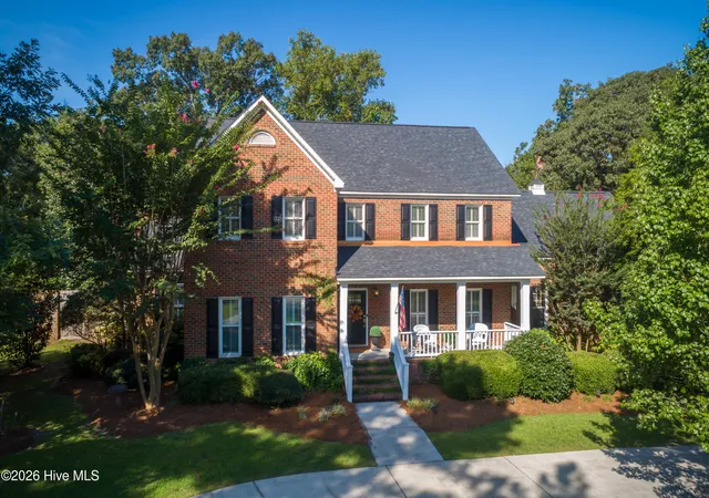 Photo 2 of Single family home for sale at 2417 Oakview Dr, New Bern, NC 28562 | MLS# 100597946 | Listing updated on 2026-09-18