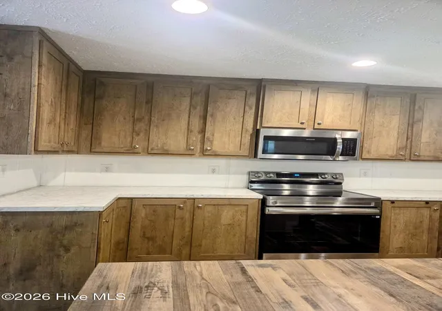 Photo 4 of Manufactured home for sale at 18060 Queen Rd, Laurinburg, NC 28352 | MLS# 100601670 | Listing updated on 2026-10-20