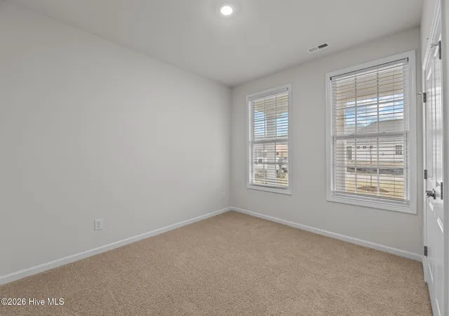 Photo 3 of Single family home for sale at 7003 Bayberry Park Dr, New Bern, NC 28562 | MLS# 100598714 | Listing updated on 2026-09-20