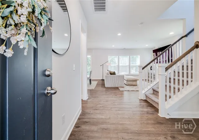 Photo 3 of Single family home for sale at 104 Kingbird Ct, Savannah, GA 31410 | MLS# SA363619 | Listing updated on 2026-09-12
