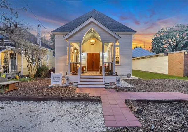 Photo 2 of Single family home for sale at 2716 Mechanics Ave, Savannah, GA 31404 | MLS# SA343210 | Listing updated on 2026-09-10