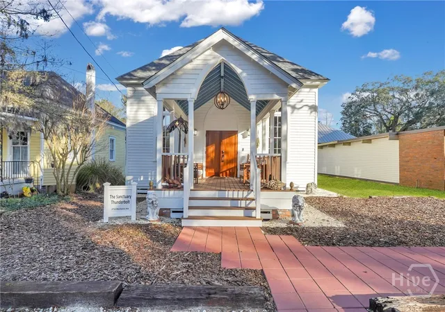 Photo 3 of Single family home for sale at 2716 Mechanics Ave, Savannah, GA 31404 | MLS# SA343210 | Listing updated on 2026-09-10